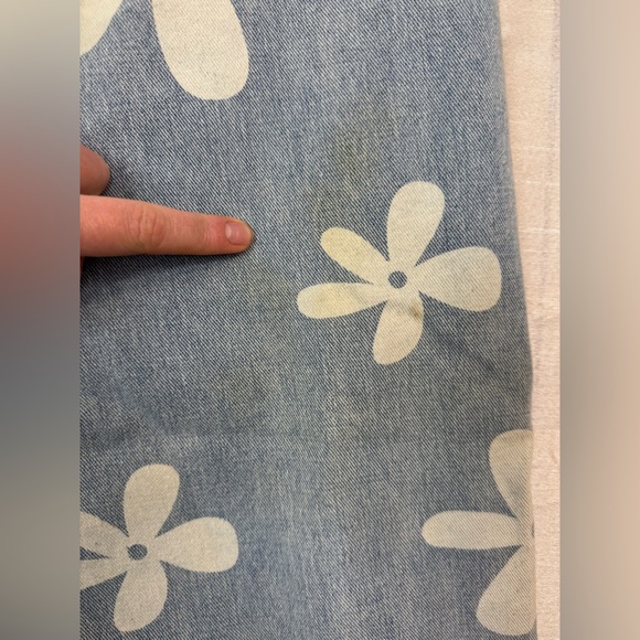 SHEIN Blue and White Straight Leg Floral Jeans - Picture 3 of 6